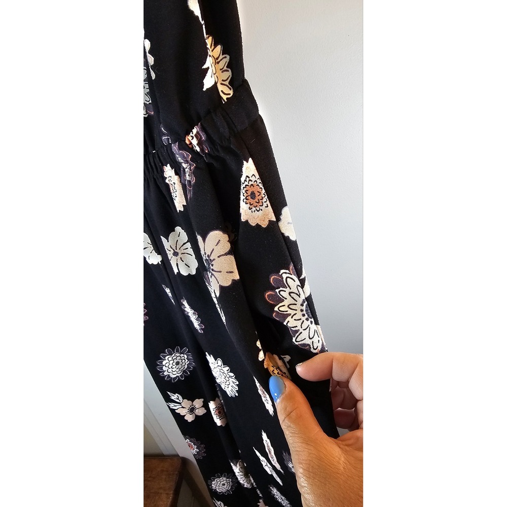 Loft Jumpsuit Womens Black Floral Print Sleeveless Size Medium - Picture 5 of 9